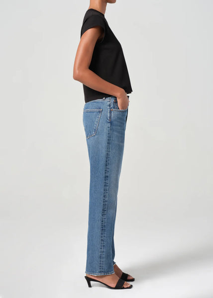 90s Mid Rise Jean in Essence